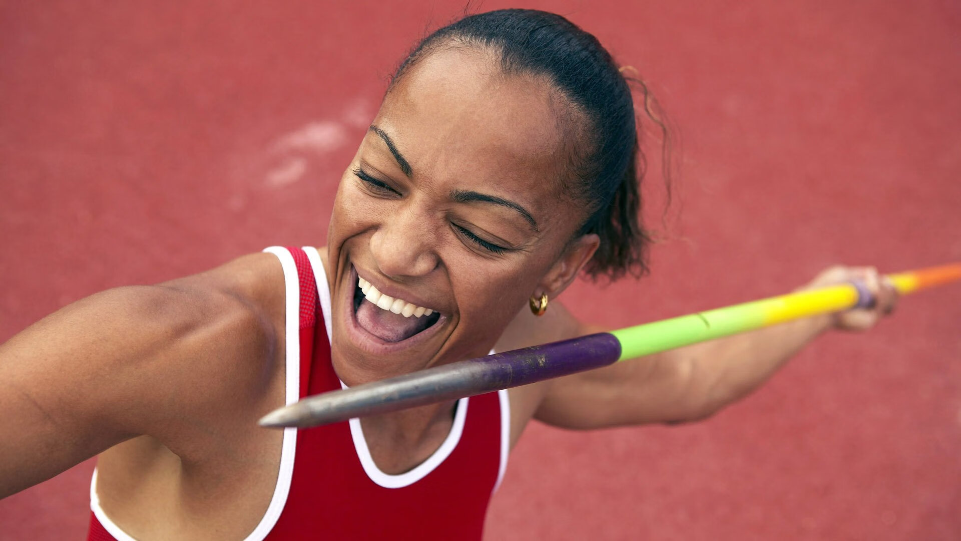 超级卡车爬坡挑战赛 改装猛兽征服陡坡上演“速度与力量”